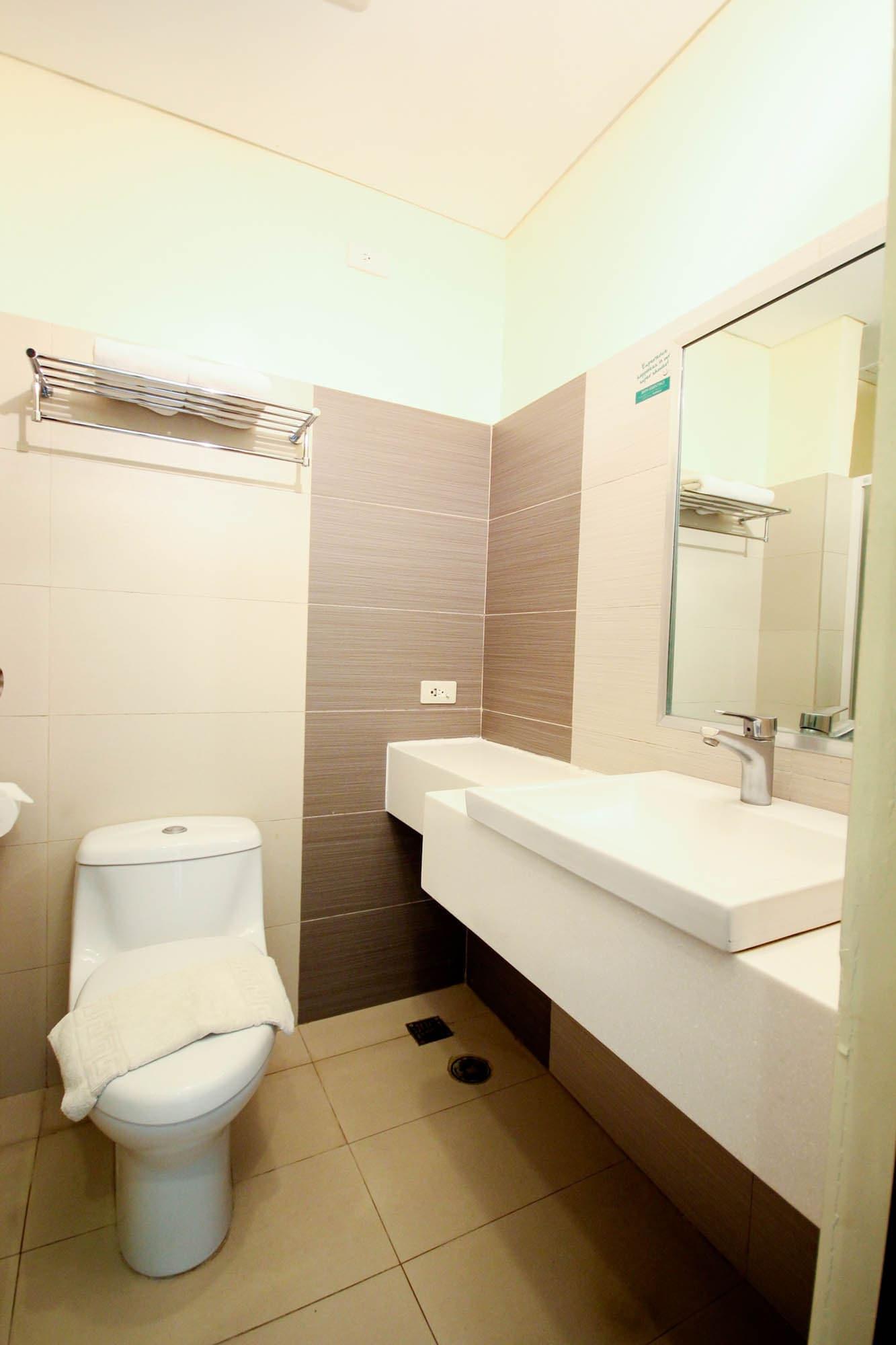 Go Hotels Dumaguete Dumaguete City Exteriör bild