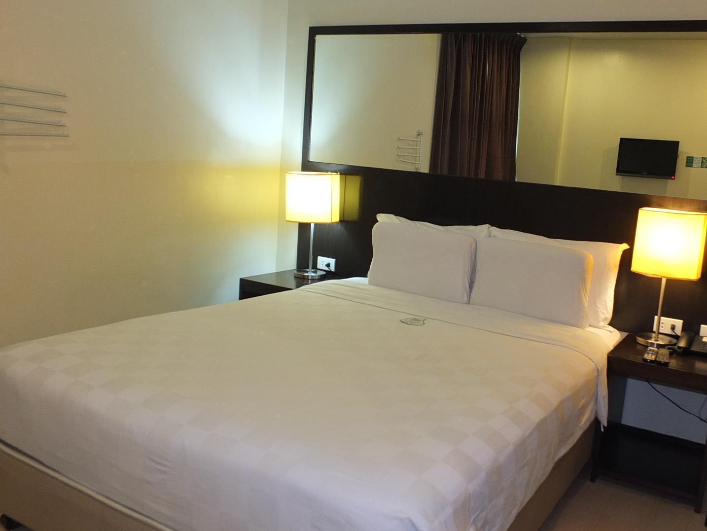 Go Hotels Dumaguete Dumaguete City Exteriör bild