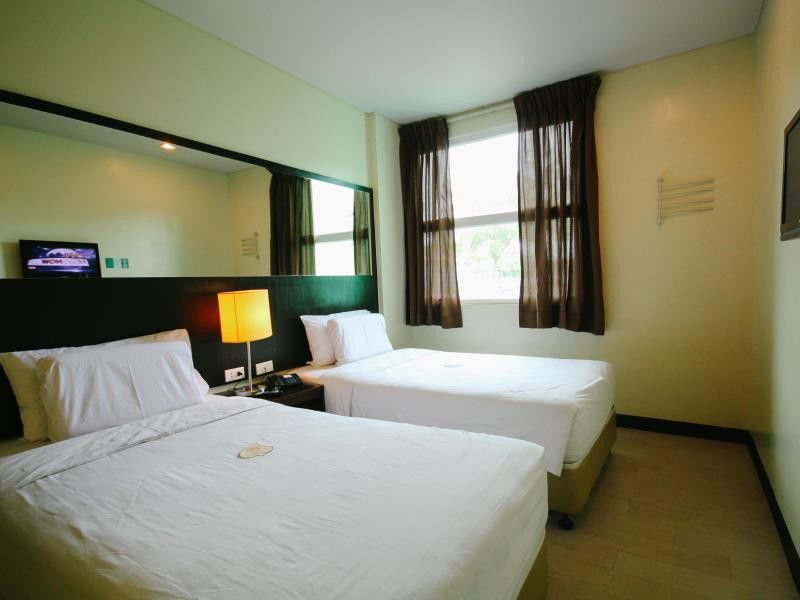 Go Hotels Dumaguete Dumaguete City Exteriör bild