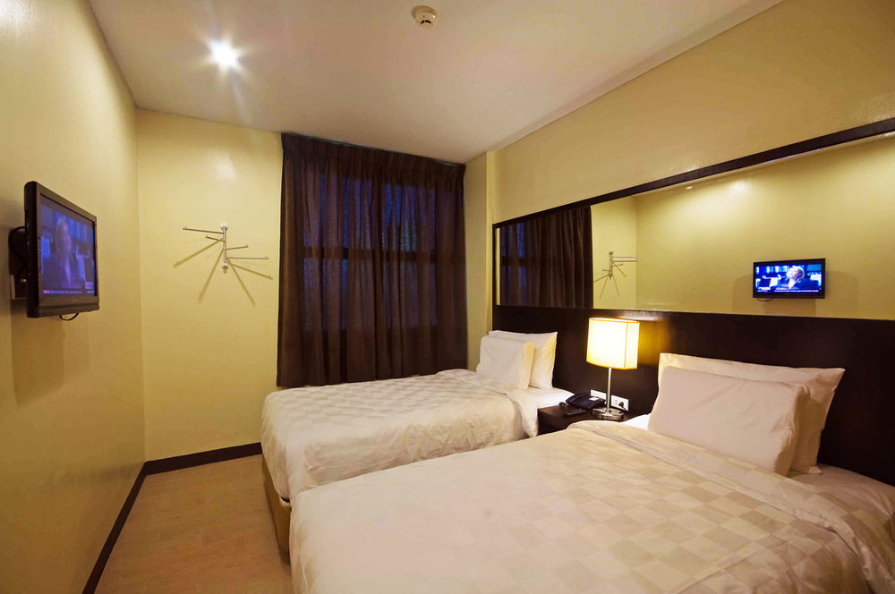 Go Hotels Dumaguete Dumaguete City Exteriör bild